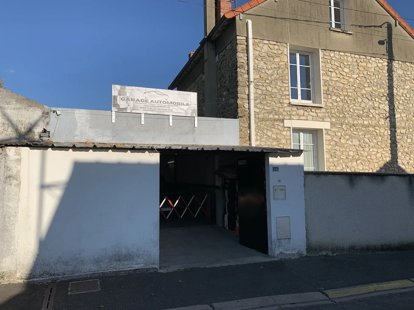 Façade du garage Sam Auto Driver au Mée-sur-Seine